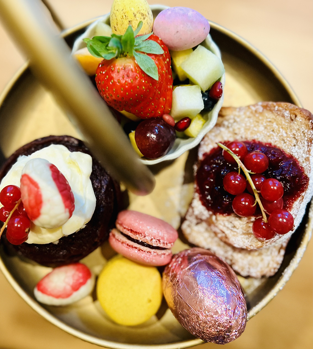 High Tea op het terras bij Café Bruxelles in Venlo